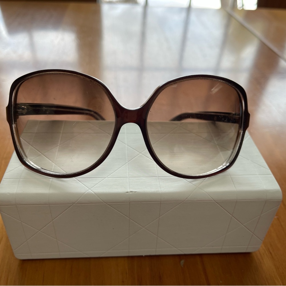 Gucci Sunglasses like new